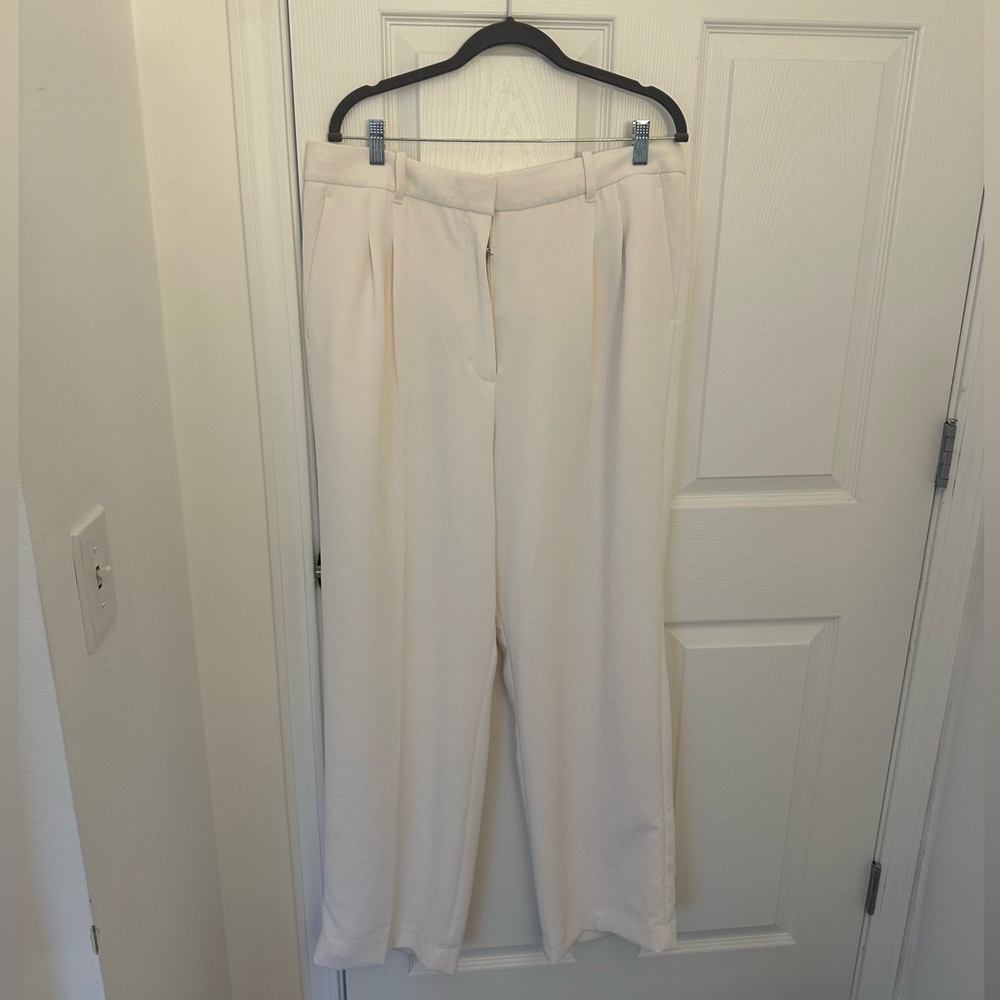 Aritzia Effortless Pant- Light Birch